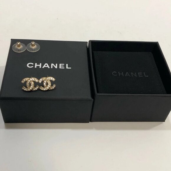 CHANEL CC Logos Rhinestone Stud Earrings Gold Tone C21V Auth w/Box #2961 - Picture 10 of 10